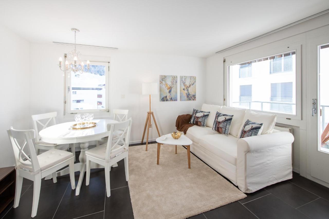 Agrimonia - Moebilierte Ferienwohnung Mit Balkon ดาวอส ภายนอก รูปภาพ