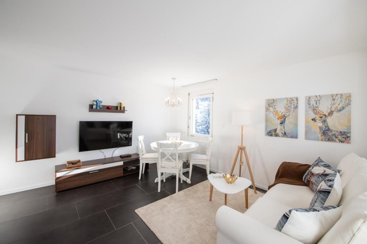 Agrimonia - Moebilierte Ferienwohnung Mit Balkon ดาวอส ภายนอก รูปภาพ