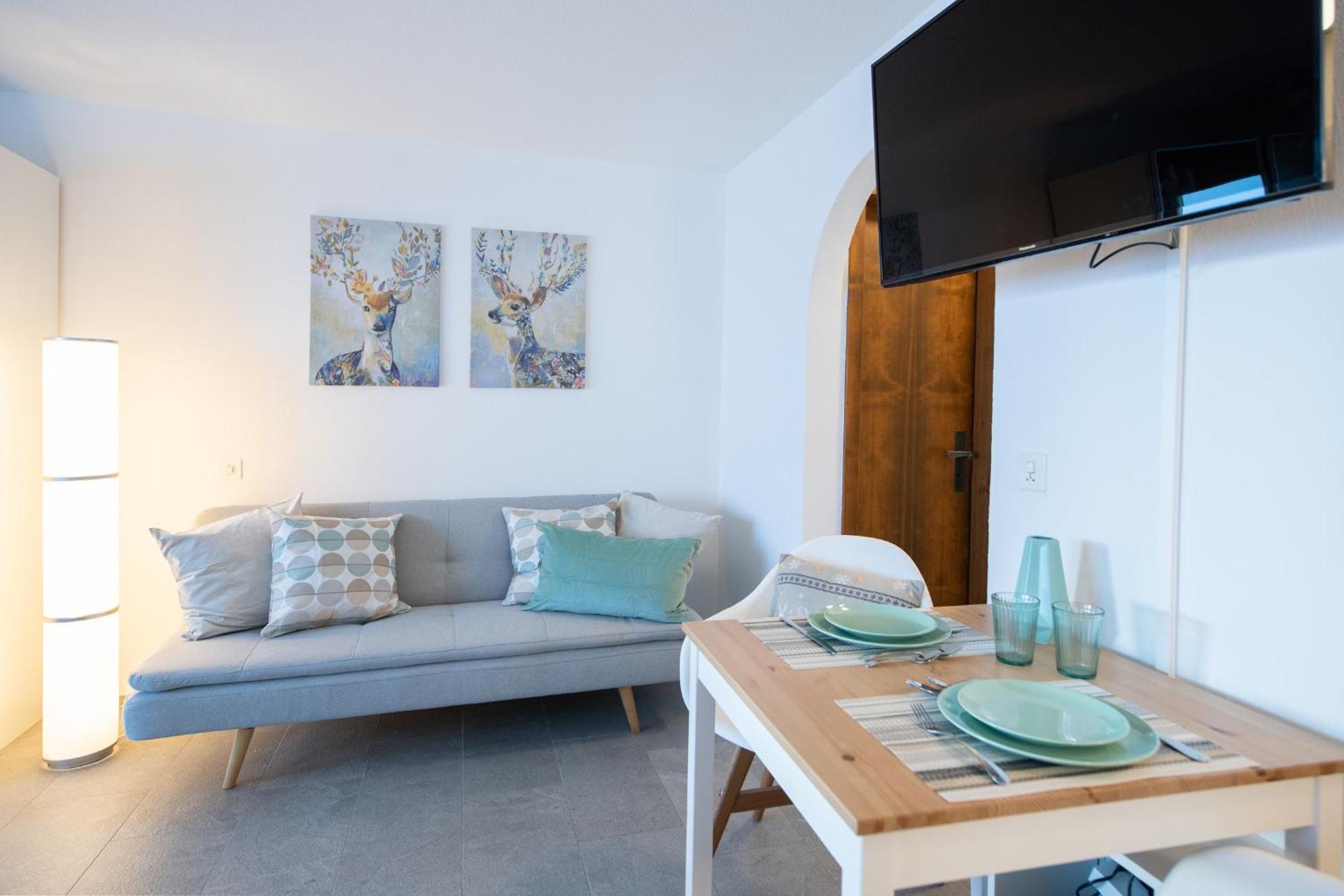 Agrimonia - Moebilierte Ferienwohnung Mit Balkon ดาวอส ห้อง รูปภาพ