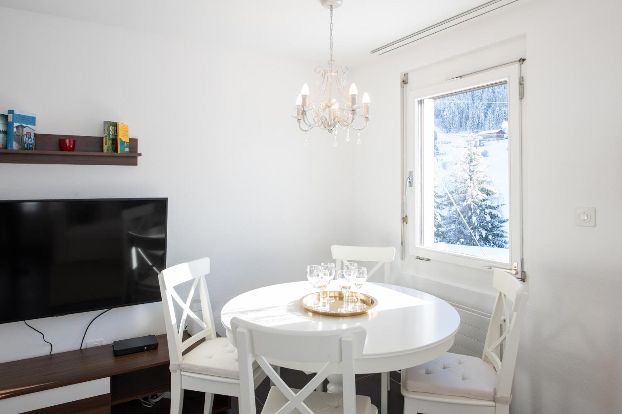 Agrimonia - Moebilierte Ferienwohnung Mit Balkon ดาวอส ภายนอก รูปภาพ
