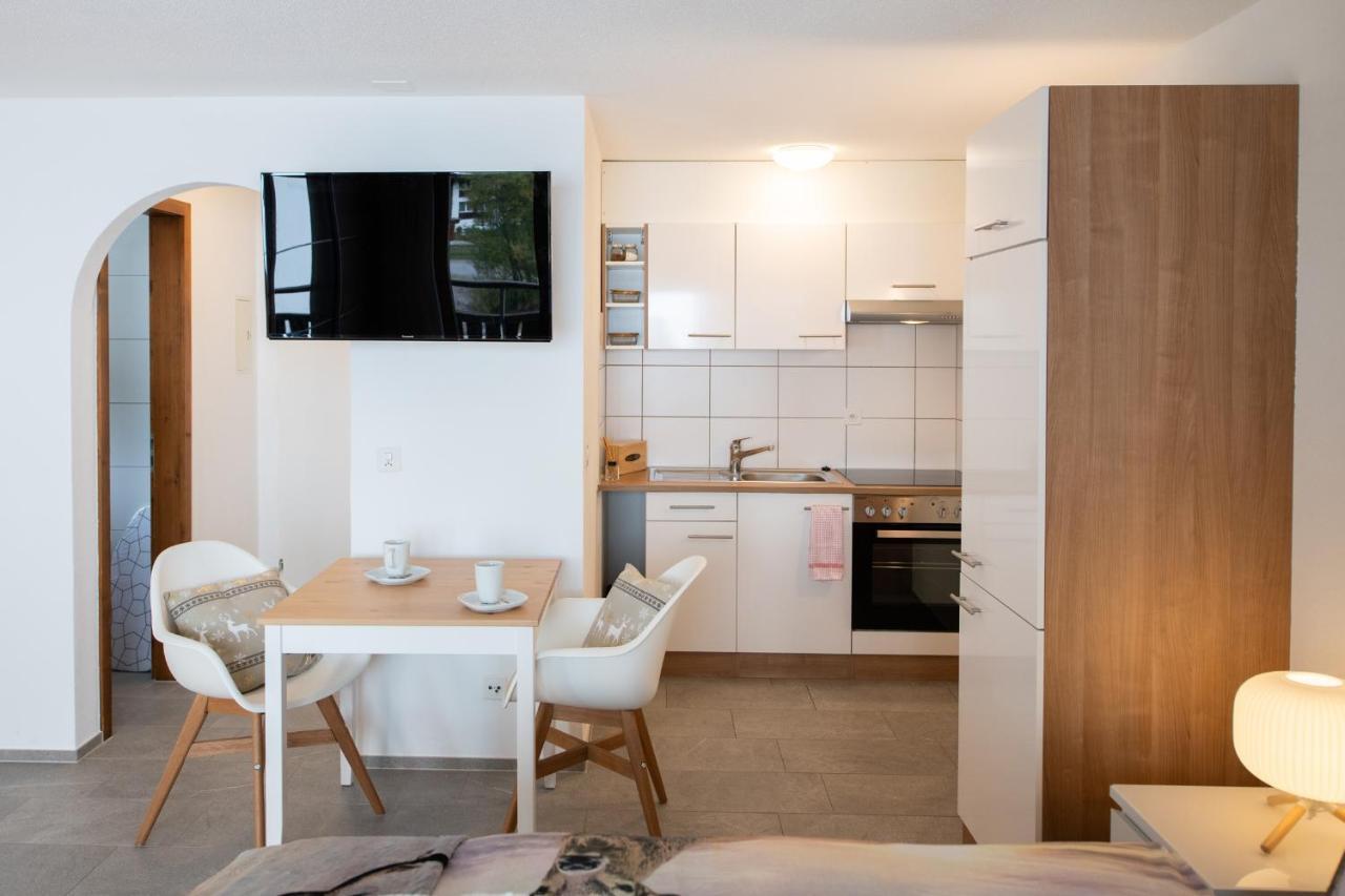 Agrimonia - Moebilierte Ferienwohnung Mit Balkon ดาวอส ภายนอก รูปภาพ